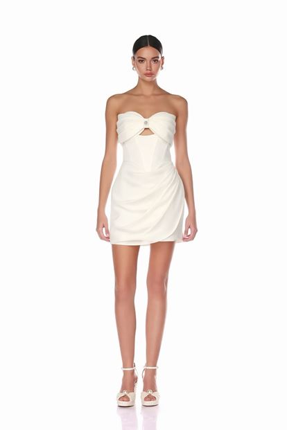 Robe de soirée à buste orné d'un nœud en os